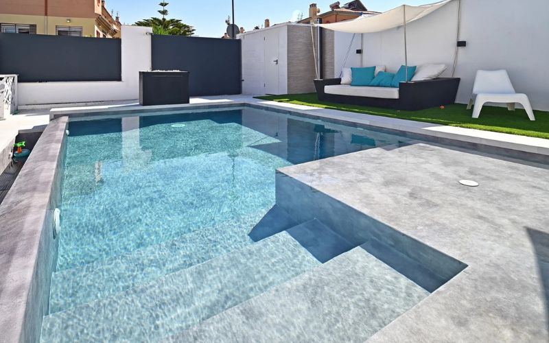 lámina armada para piscinas reformadas con acabado moderno