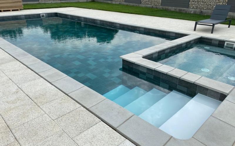piscina renovada con liner armado color arena