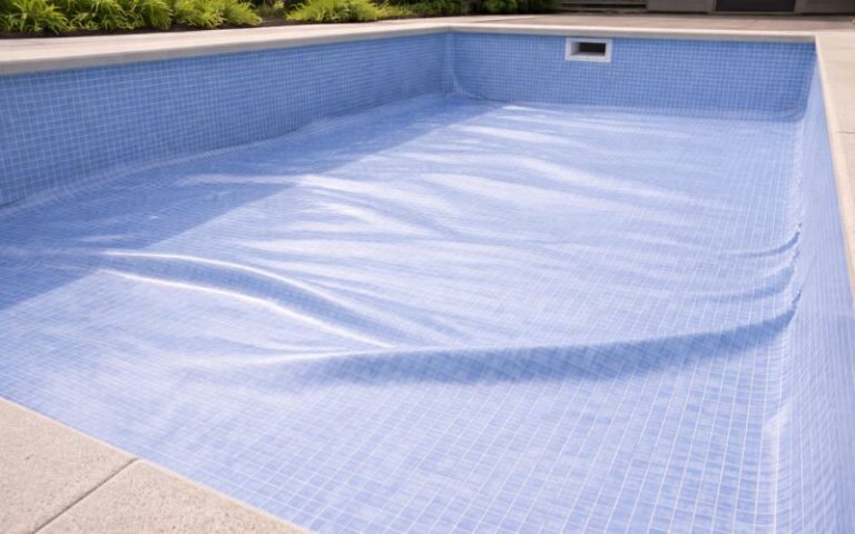 lamina armada piscina se mueve