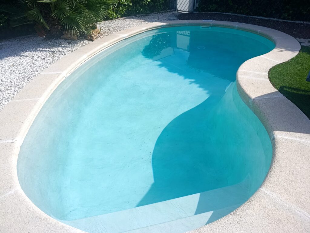 fijacion-lamina-armada-borde-piscina.jpg